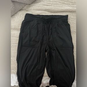 Dance studio jogger Lululemon